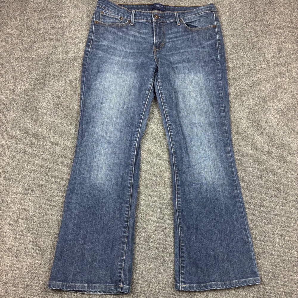 Levis Slight Curve Classic Boot Cut Jeans Medium Wash Blue Denim Size 31 S/C